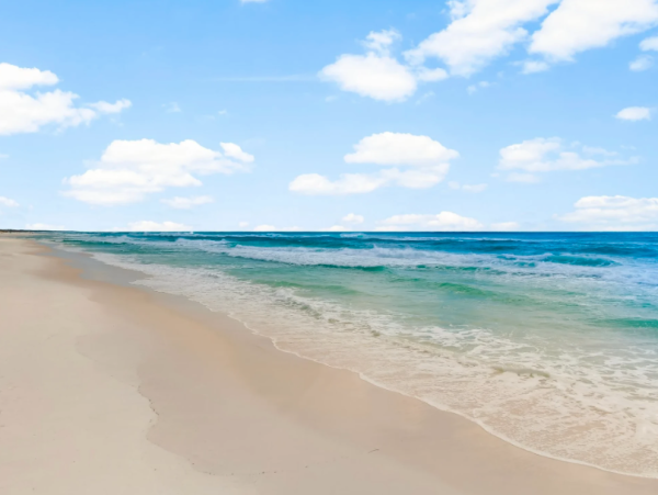 Luxurious Beach Home 6-Bedroom - Your Tropical Escape Awaits